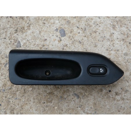 bouton commande leve vitre arriere droit Laguna 1 7701672451