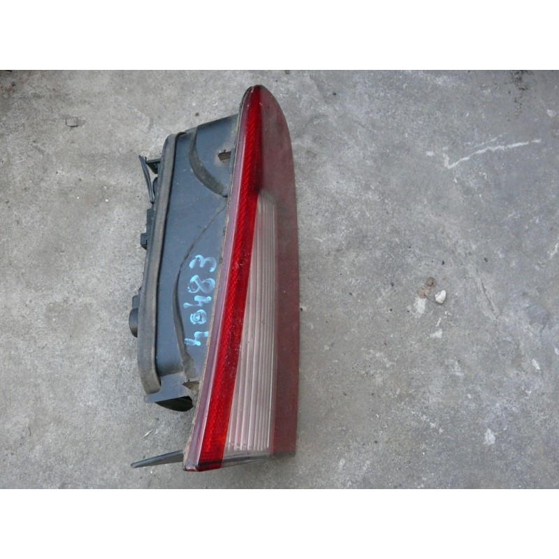 Feu Arrière Droit Coffre Pour Renault Laguna II (2000-2005) - Occasion En Très Bon état