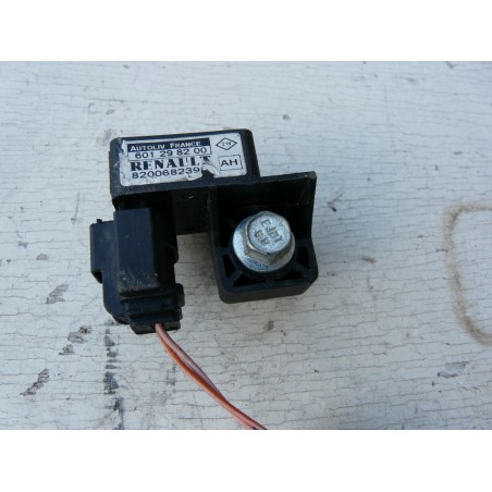 capteur sonde choc airbag renault 8200682396
