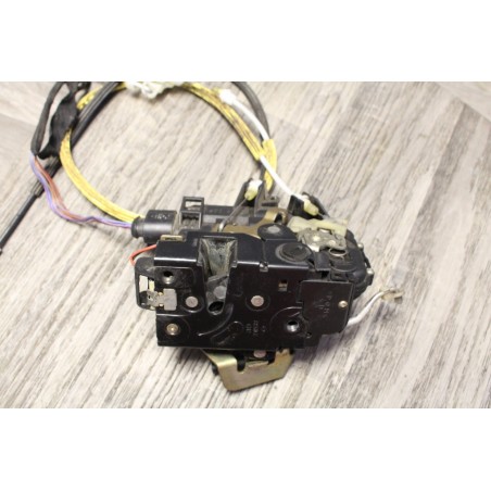 gache de porte droit audi a6 1996 - 2000