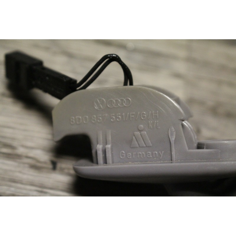 Clip De Fixation Pare-Soleil Gauche Ou Droit Pour Audi A1 A3 A4 A5 Q3 Q5 TT - Réf. 8E0857562, 8U0857562