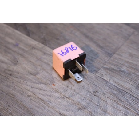 relais 4  broches 40A 12V renault 8200338695