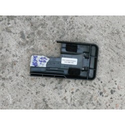 cache plastic fixation siege audi a4 4A0882345