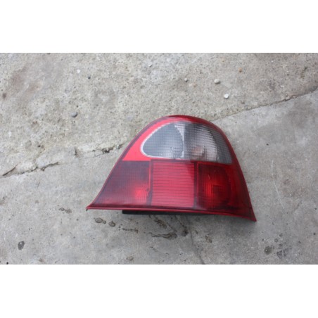 feu arriere droit rover MG 200
