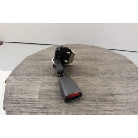 gache arriere pedoncule attache ceinture volvo v40