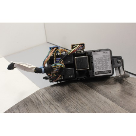platine boite a fusible relais volvo v40 1.9 dci 115 30662309
