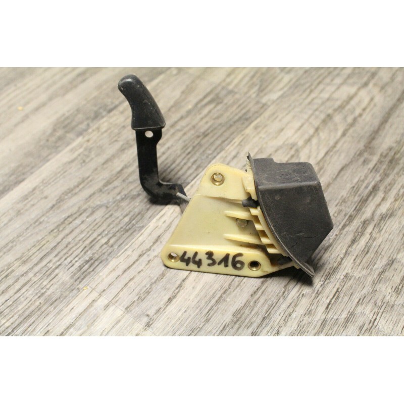 FIXATION CHARNIERE SIEGE ARRIERE