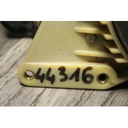 fixation charniere siege arriere peugeot 205 309