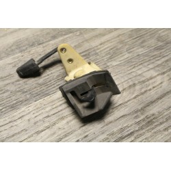 fixation charniere siege arriere peugeot 205 309