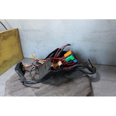 support fusible  relais compartiment moteur ford focus 1544619