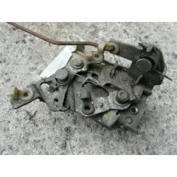 Gache de Porte Avant Droit OPEL CORSA A 1.5 DIESEL 1989 90185176