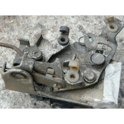 Gache de Porte Avant Droit OPEL CORSA A 1.5 DIESEL 1989 90185176
