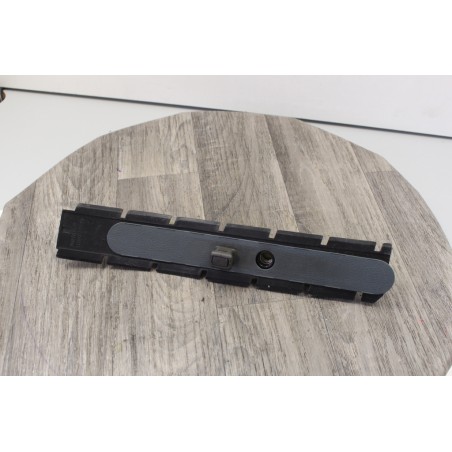 fixation patte reglage hauteur ceinture avant RENAULT REF 7700805010