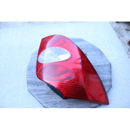 feu arriere droit renault laguna 2 break 8200002471