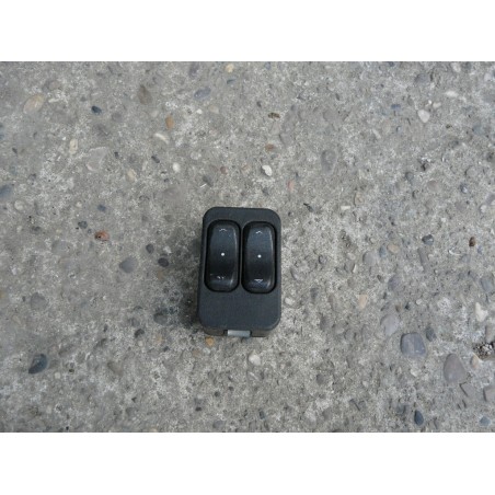 bouton leve vitre avant gauche double opel corsa 24409205