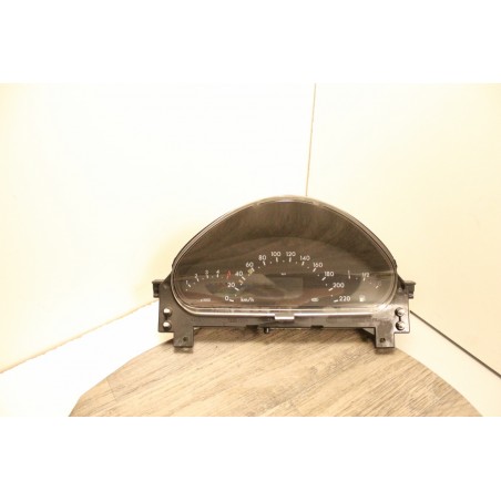 compteur combine instrument  mercedes class a A1685402247