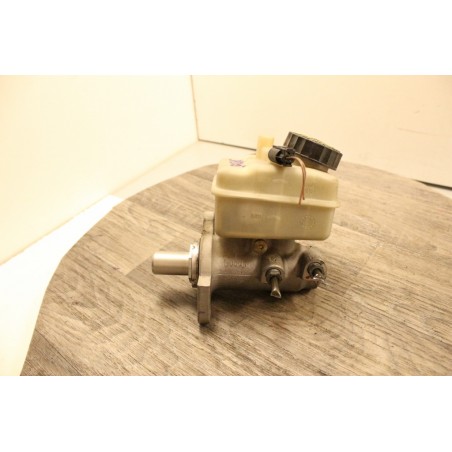 maitre cylindre avec bocal mercedes class a a1684300302