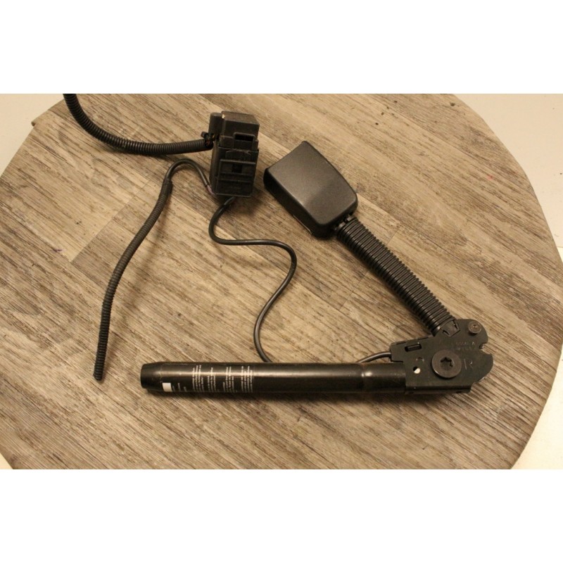pedoncule ceinture securite avec pretentionneur ford fiesta 4  2s6aa61208ac