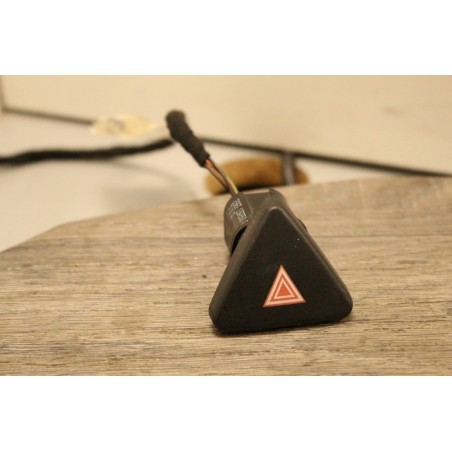 bouton warning feu de detresse fod fiesta 4 2s6t13a350aa