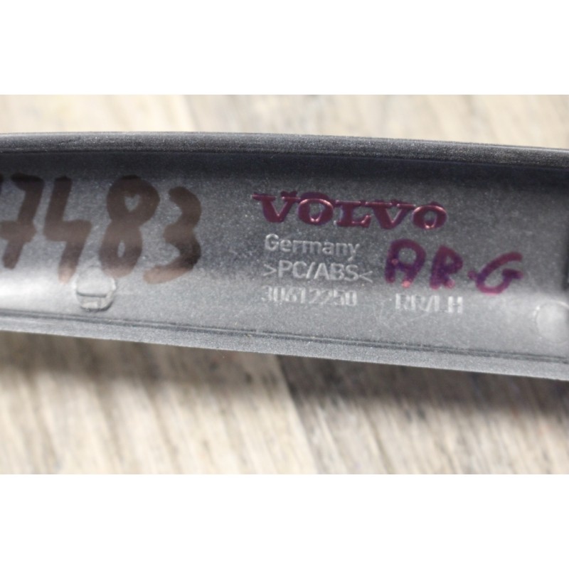 plastic moulure habillage porte gauche volvo v40 s40 30612250 plastic moulure habillage porte gauche volvo v40 s40 30612250