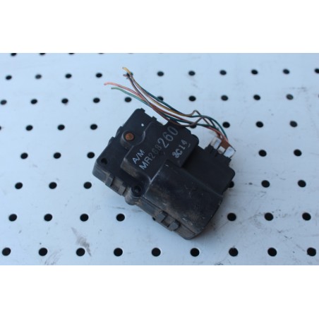 moteur commande volet aeration ventilation volvo v40 s40 mr268260