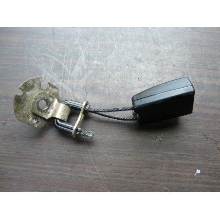 pedoncule gache attache ceinture securite arriere ford mondeo 1996