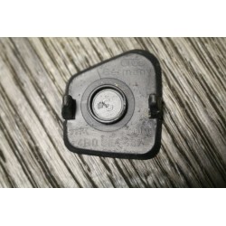 cache plastic bouchon vis divers AUDI A4 4B0864437