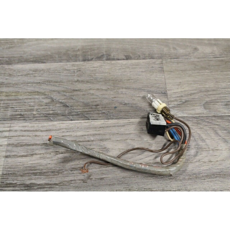 prise avec bout de cablage RENAULT R16 TL 5P