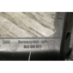 CACHE PLASTIC SIEGE AVANT DROIT AUDI A4 2.5 V6 TDI 150CV 2000 8L0881350