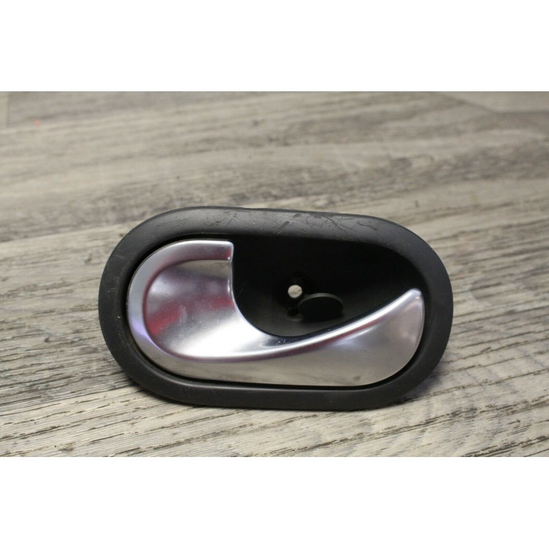 poignee porte arriere gauche support RENAULT MEGANE 2 2004 8200028487 poignee porte arriere gauche support RENAULT MEGANE 2 2004 8200028487