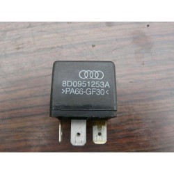 relais 373 AUDI A8 V8 3.3 TDI 2001 8D0951253 A