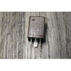 relais degivrage arriere DAEWOO ESPERO 2.0 16V 1998 96116223