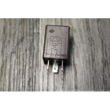 relais degivrage arriere DAEWOO ESPERO 2.0 16V 1998 96116223