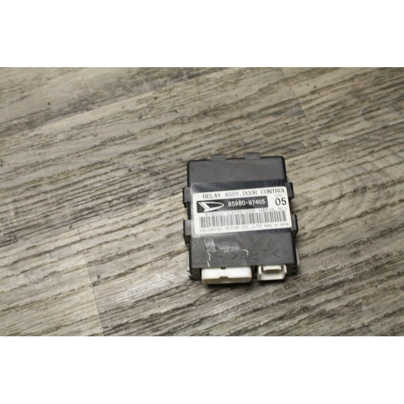 relais controle fermeture centralise DAIHATSU SIRION 1.3 16V 85980-97405