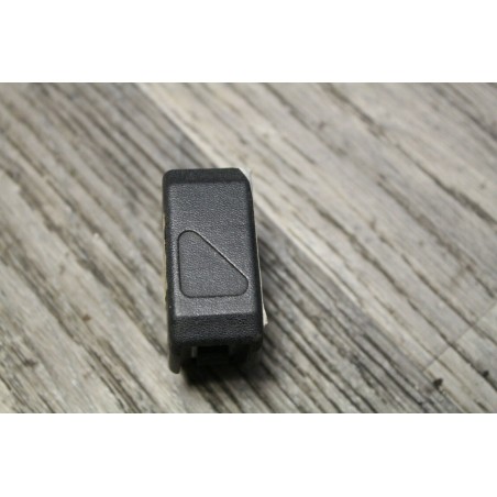 faux bouton RENAULT CLIO