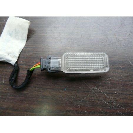 eclairage de porte avant droit AUDI A6 1998