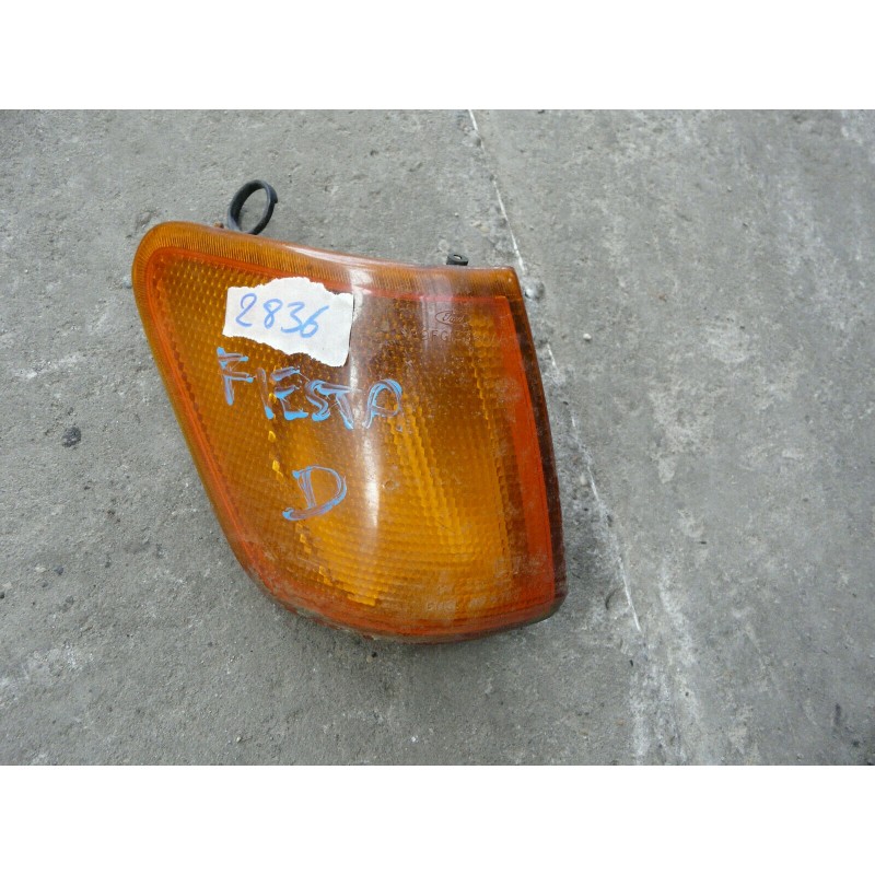 CLIGNOTANT AVANT DROIT ORANGE FORD FIESTA