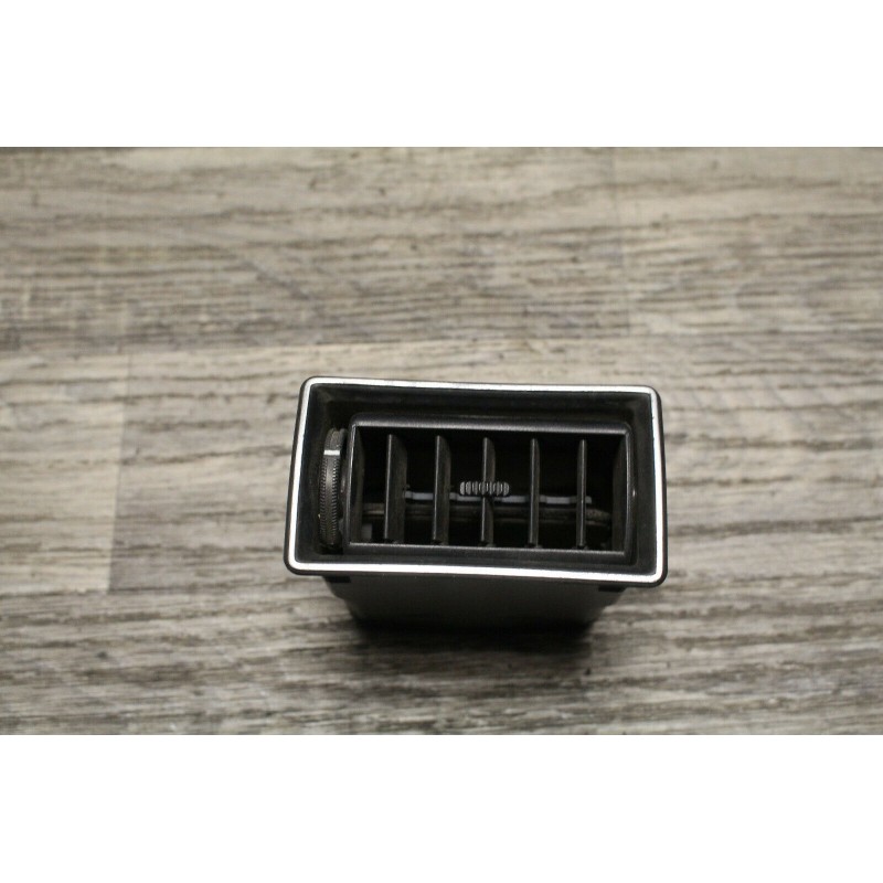 grille ventilation plastic avec support FORD ESCORT 83AGB018B08AA