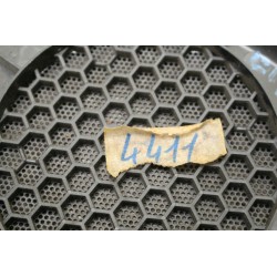 grille haut parleur droit tableau de bord renault clio 7700826184