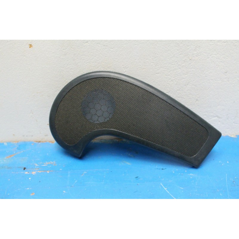 grille haut parleur droit tableau de bord RENAULT MEGANE SCENIC 1 7700844721 grille haut parleur droit tableau de bord RENAULT MEGANE SCENIC 1 7700844721