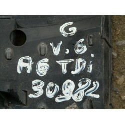 grille avant droit parechoc AUDI A6 V6 2.5 TDI 8D0807681 s