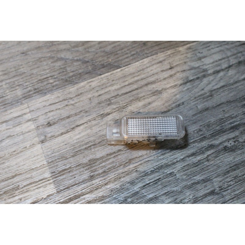 eclairage plafonnier VW VOLKSWAGEN GOLF 4 eclairage plafonnier VW VOLKSWAGEN GOLF 4