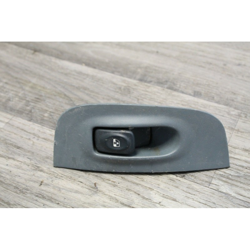 bouton leve vitre RENAULT megane r207830d