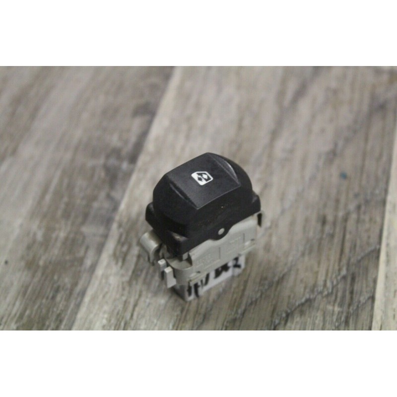 bouton leve vitre avant droit RENAULT MEGANE 2 1900 DCI 120 2004