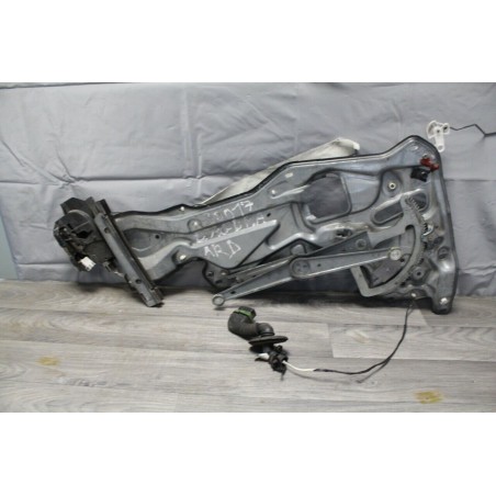 LEVE VITRE MANUEL ARRIERE DROIT RENAULT LAGUNA 1 7701672416