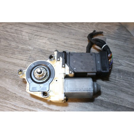 moteur leve vitre electrique avant droit VW VOLKSWAGEN GOLF 4 BORA 1J1959801 C