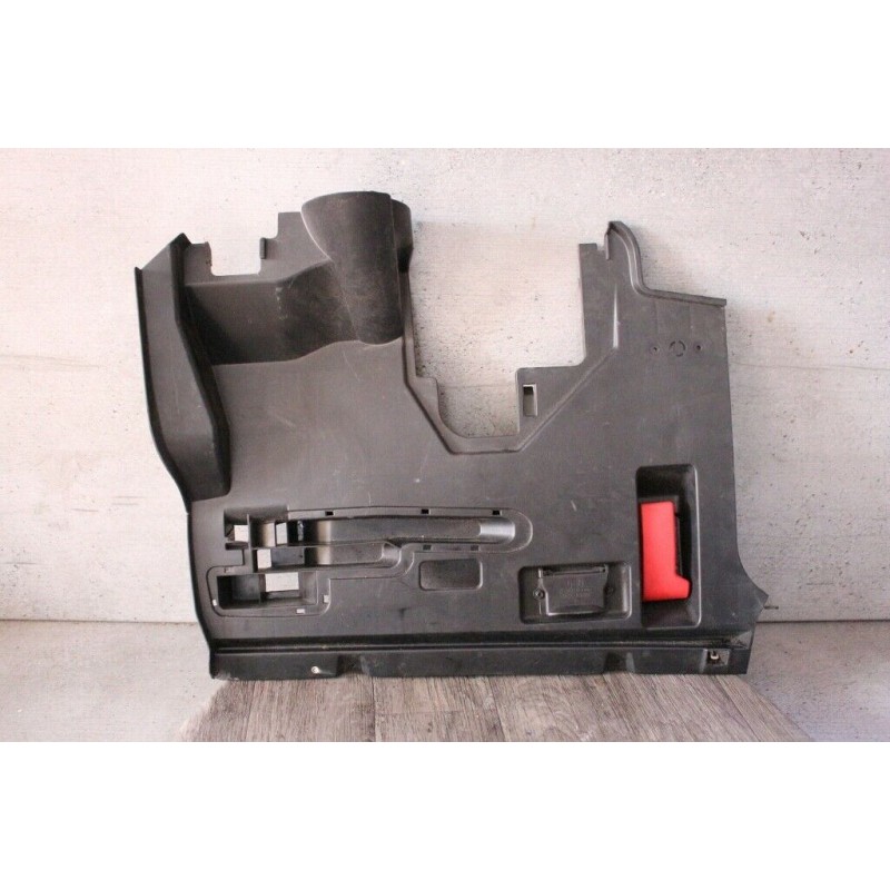 cache plastic dessous tableau de bord avec prise diagnostique et POI 2025402373