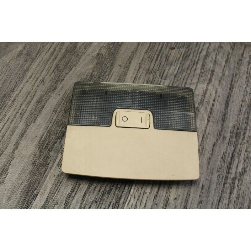 eclairage plafonnier AUDI A6 4B0947105 eclairage plafonnier AUDI A6 4B0947105