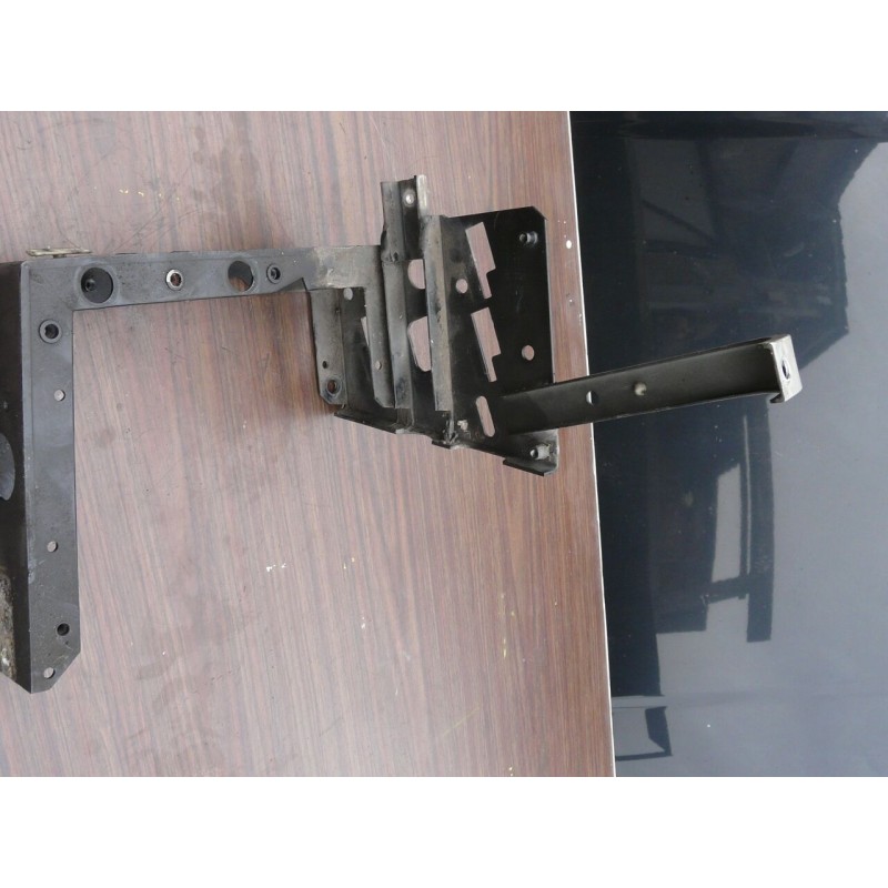 support carrosserie avant droit AUDI A8 V8 3.3 TDI 2001  4D0821138