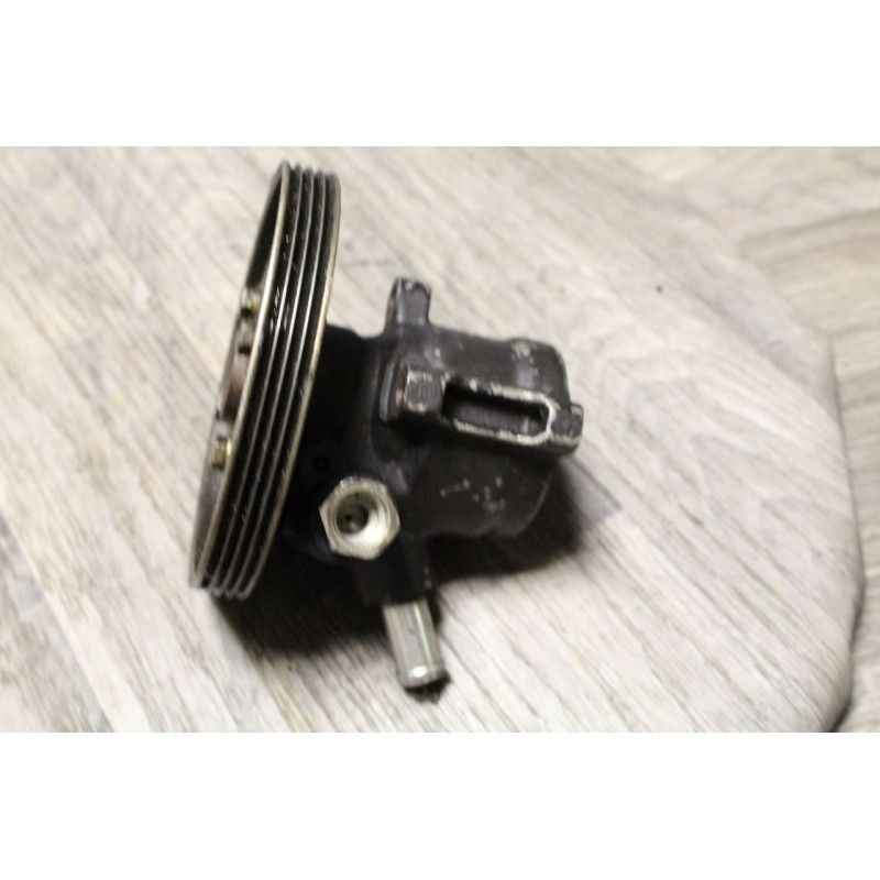 pompe de direction PEUGEOT 7849701